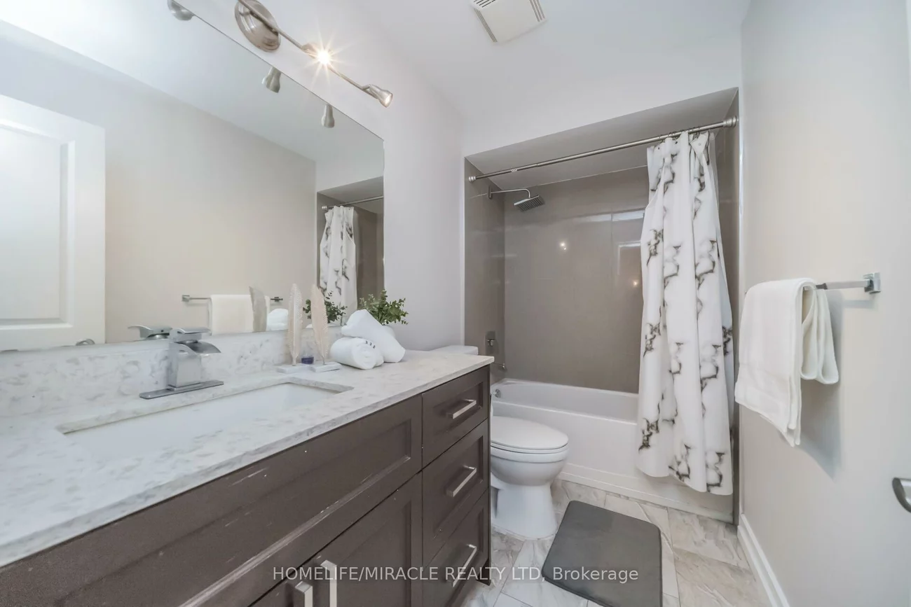 5591, Whistler, Hurontario, Mississauga