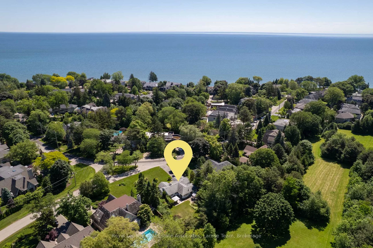 434, Apple, Clarkson, Mississauga