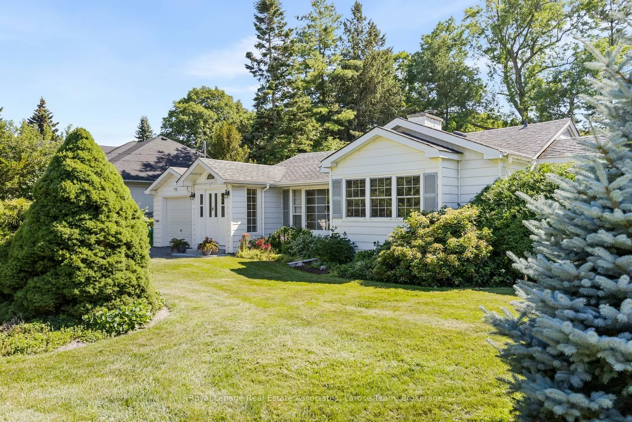 434, Apple, Clarkson, Mississauga