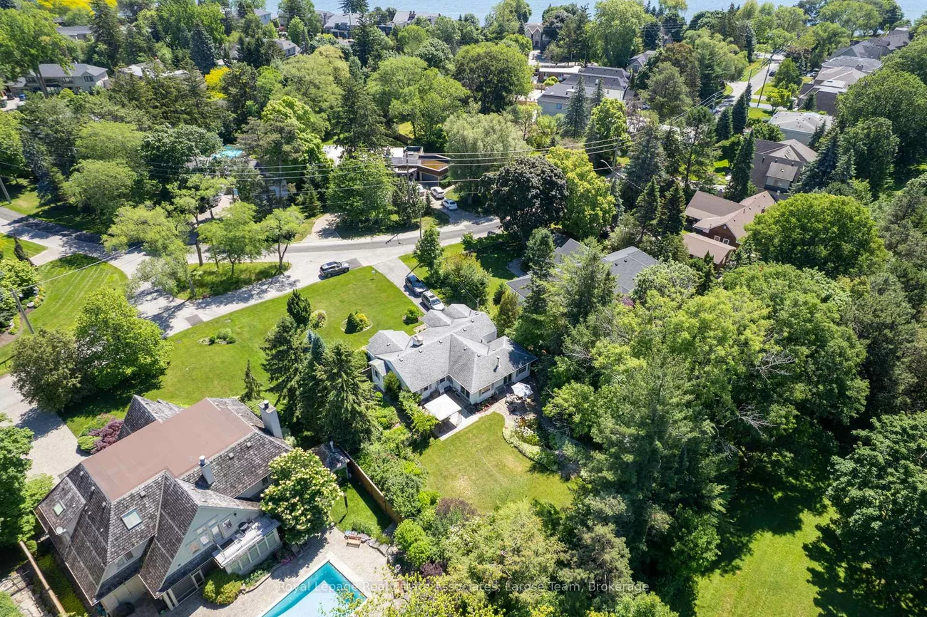 434, Apple, Clarkson, Mississauga