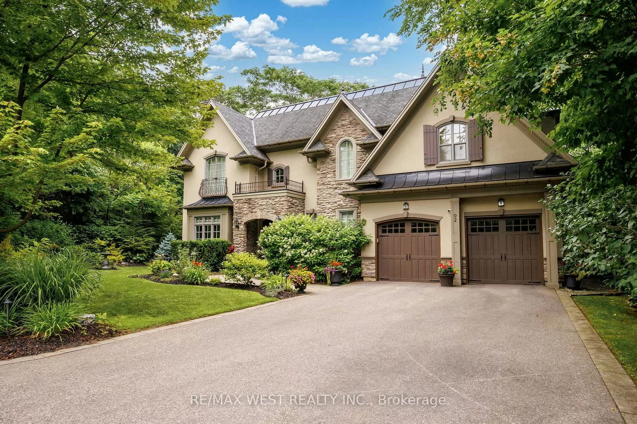 92, Pinetree, Mineola, Mississauga