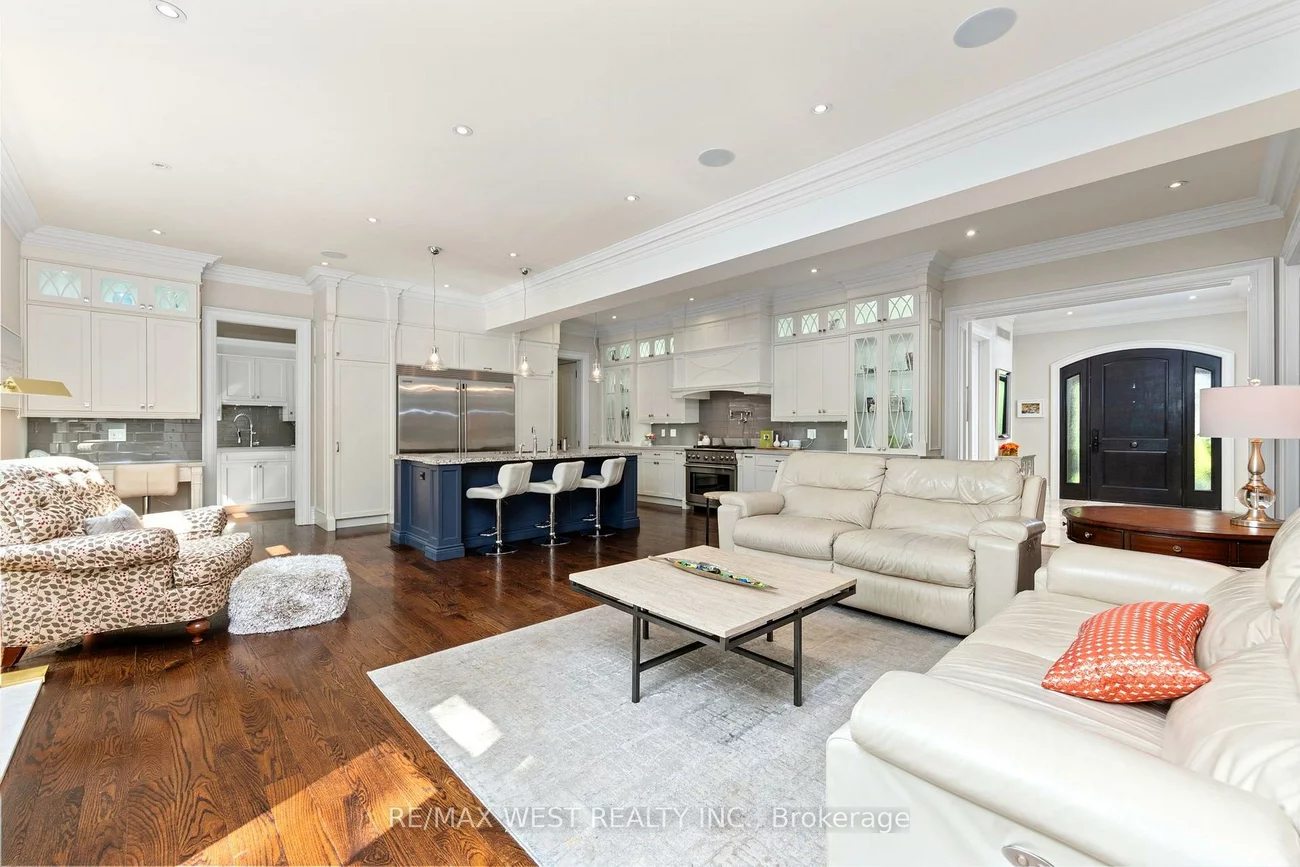92, Pinetree, Mineola, Mississauga
