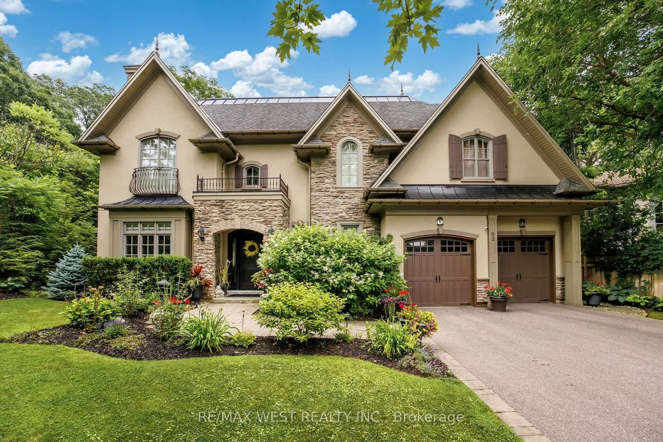 92, Pinetree, Mineola, Mississauga