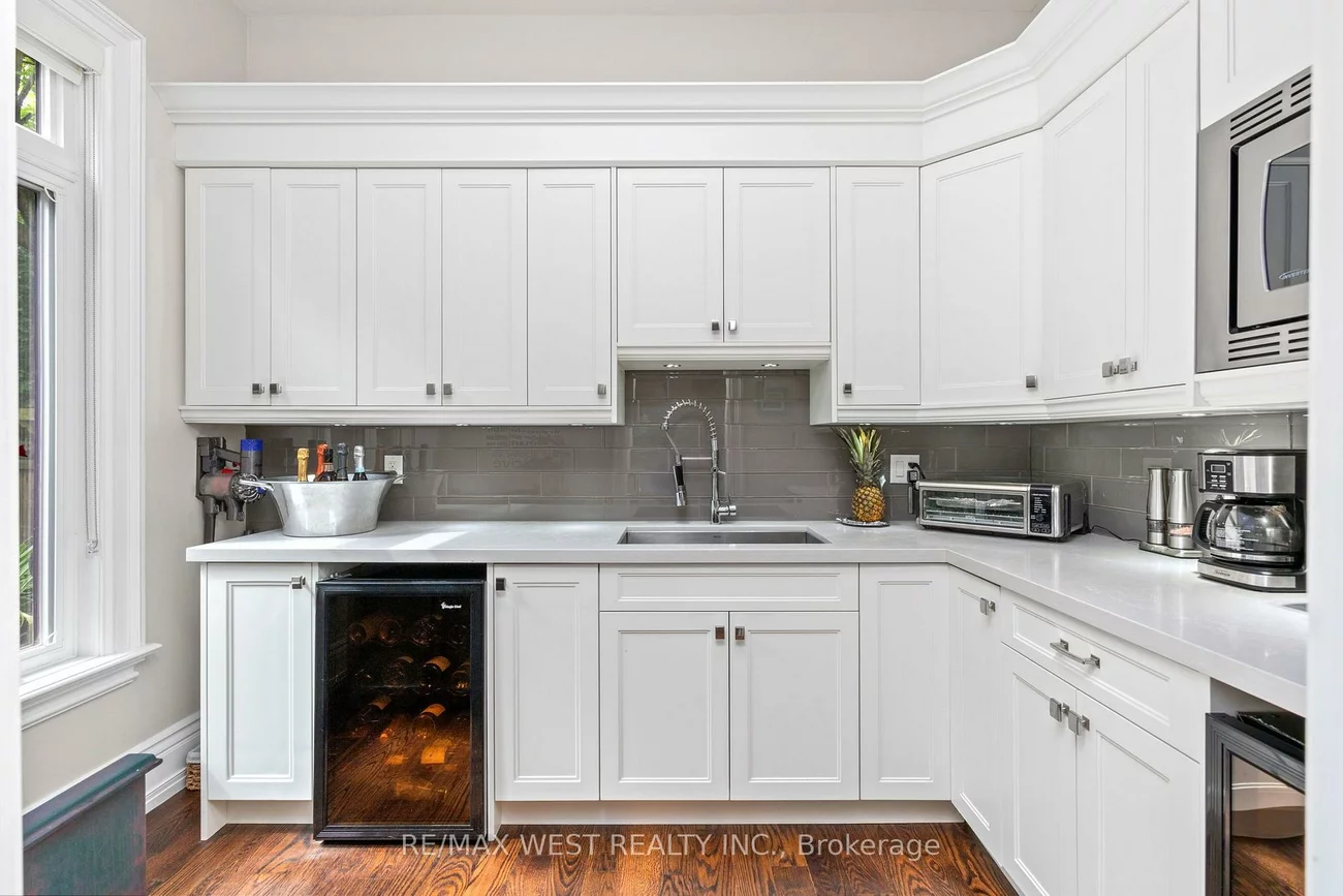 92, Pinetree, Mineola, Mississauga
