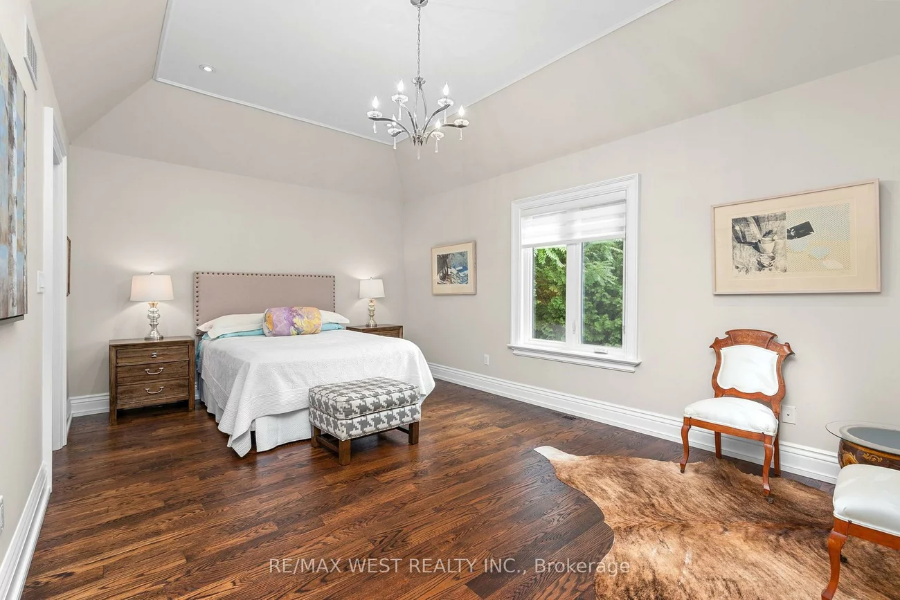 92, Pinetree, Mineola, Mississauga