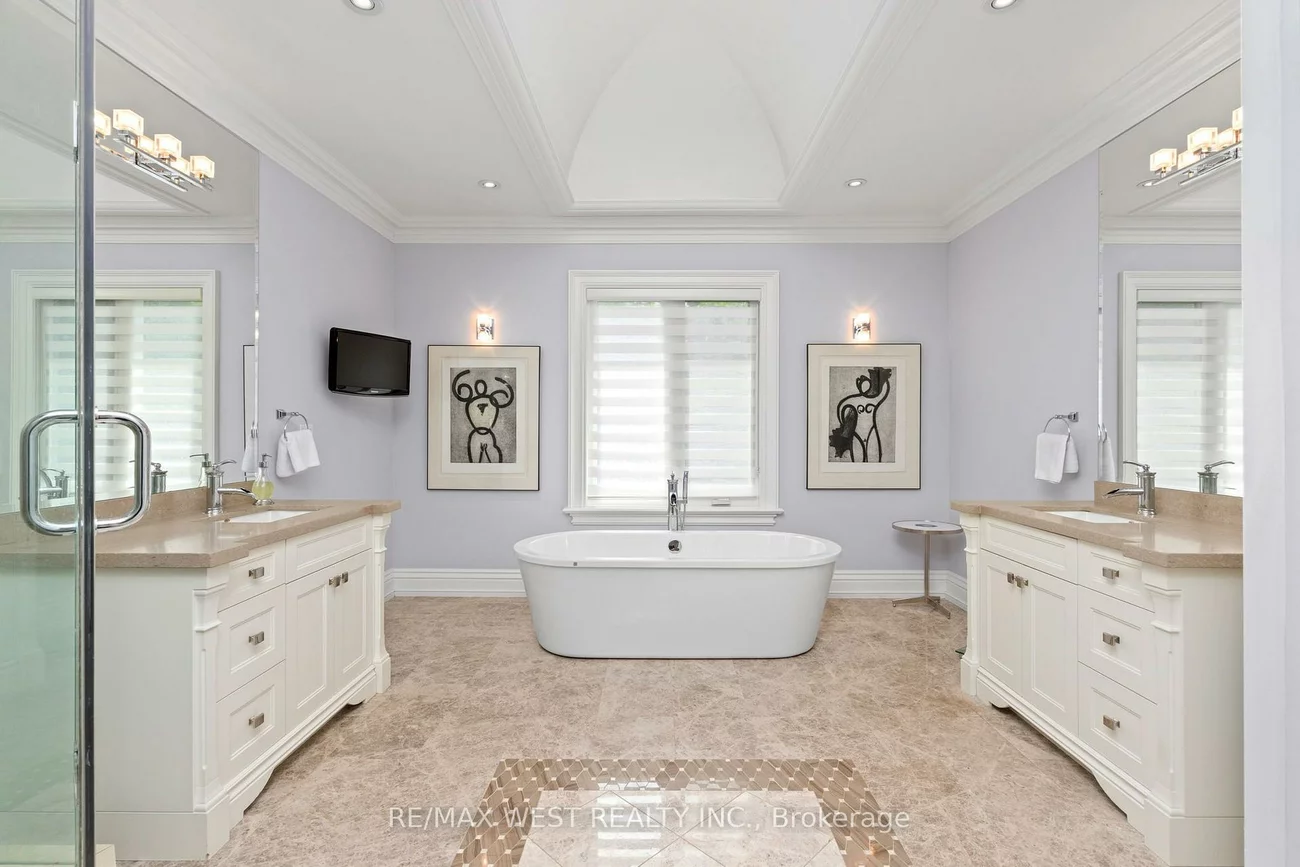 92, Pinetree, Mineola, Mississauga