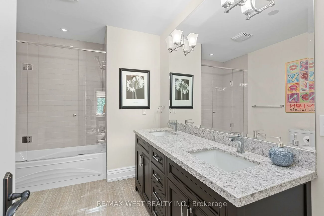 92, Pinetree, Mineola, Mississauga