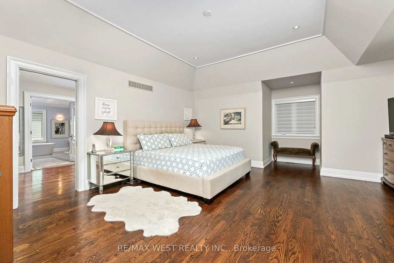 92, Pinetree, Mineola, Mississauga