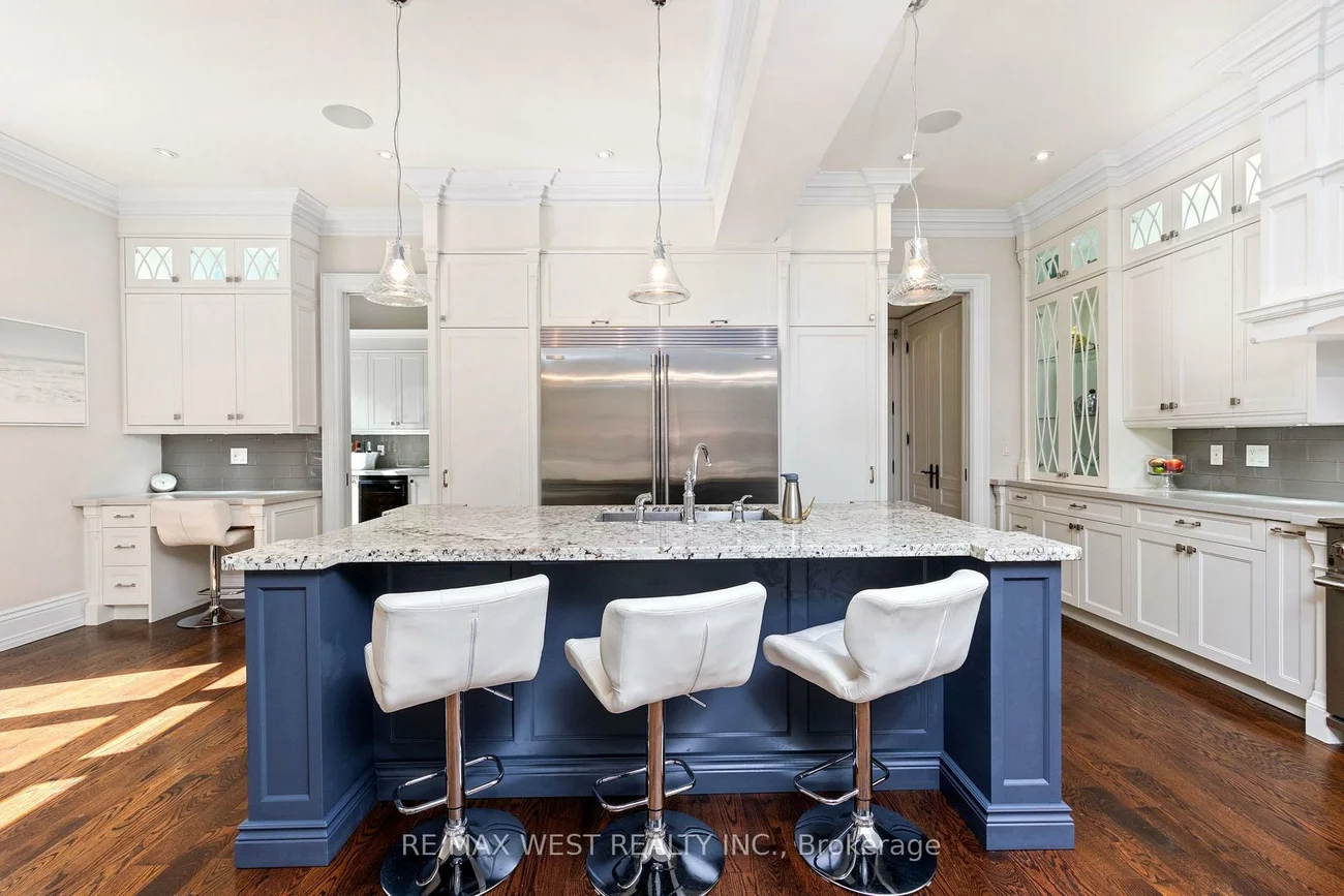 92, Pinetree, Mineola, Mississauga