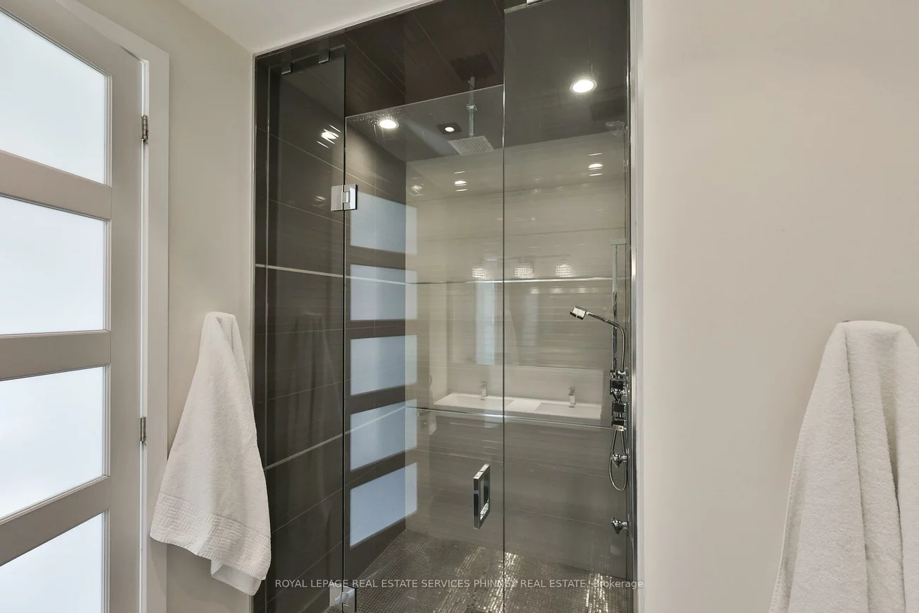 647, Montbeck, Lakeview, Mississauga