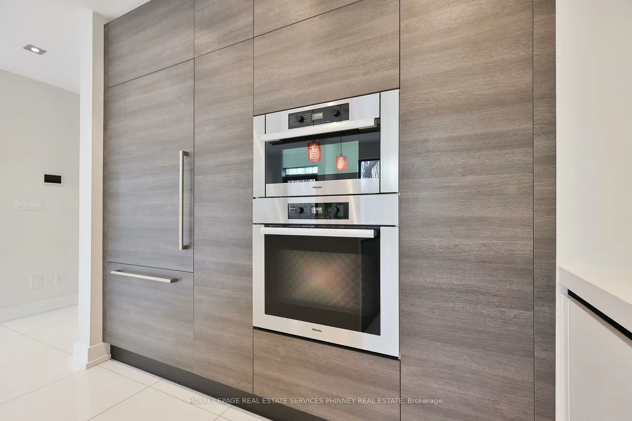 647, Montbeck, Lakeview, Mississauga