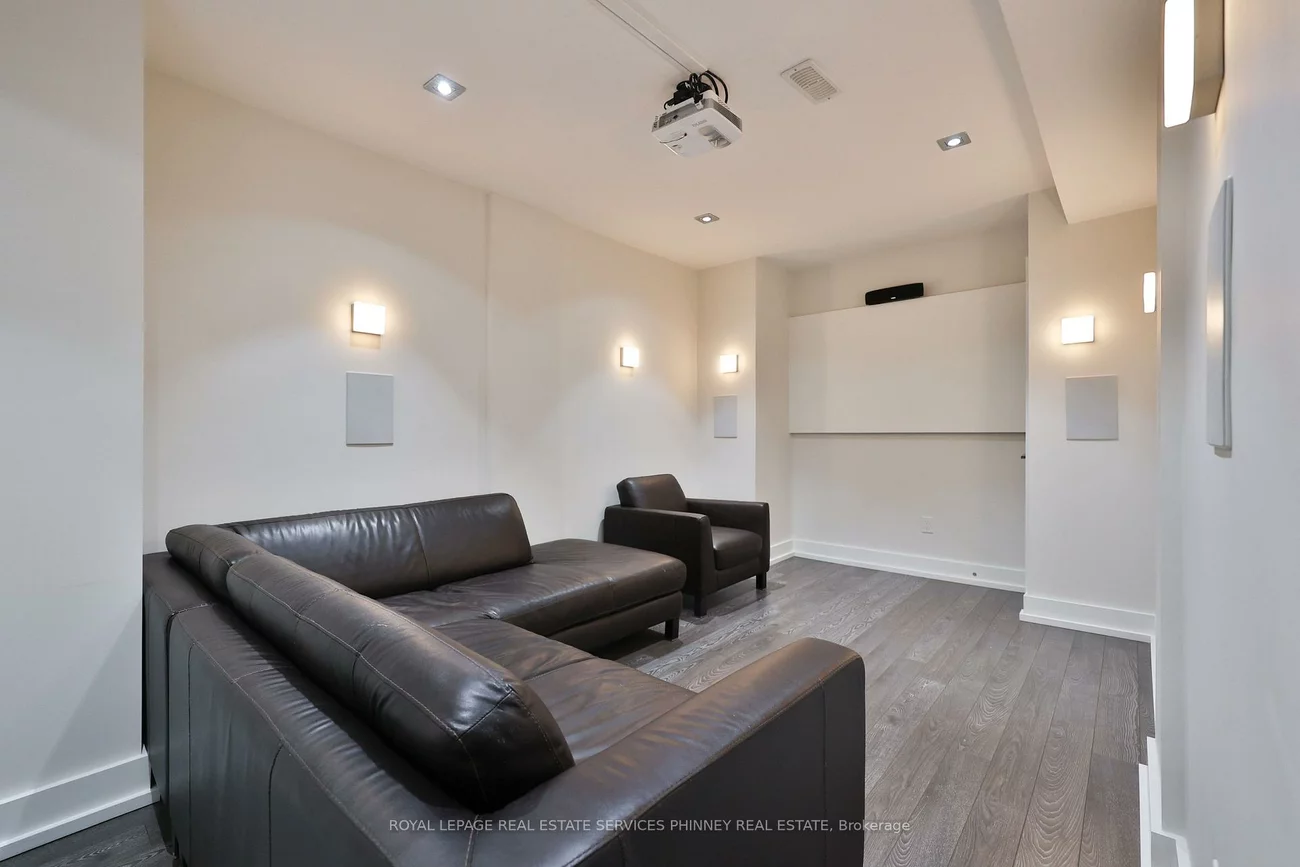 647, Montbeck, Lakeview, Mississauga