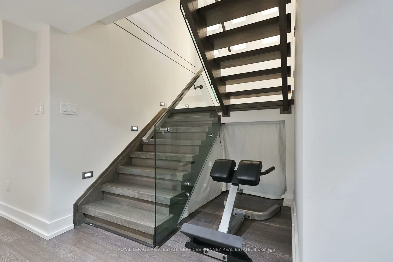647, Montbeck, Lakeview, Mississauga