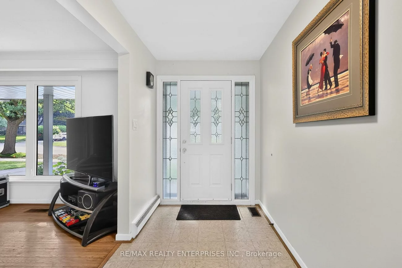 975, Cresthampton, Lorne Park, Mississauga