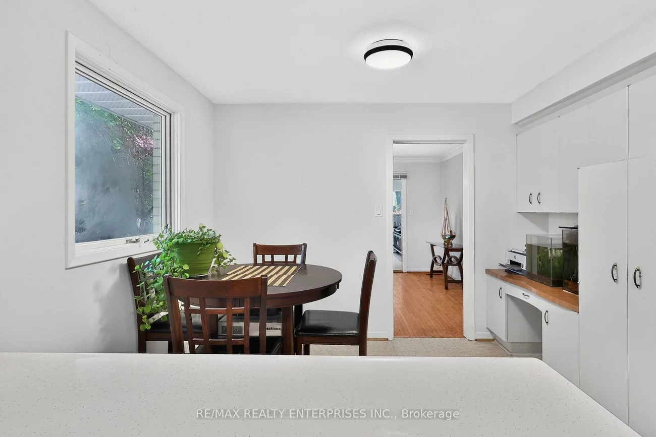 975, Cresthampton, Lorne Park, Mississauga