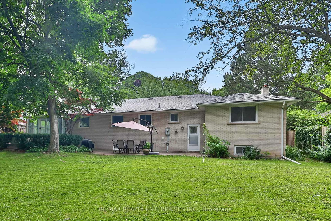 975, Cresthampton, Lorne Park, Mississauga