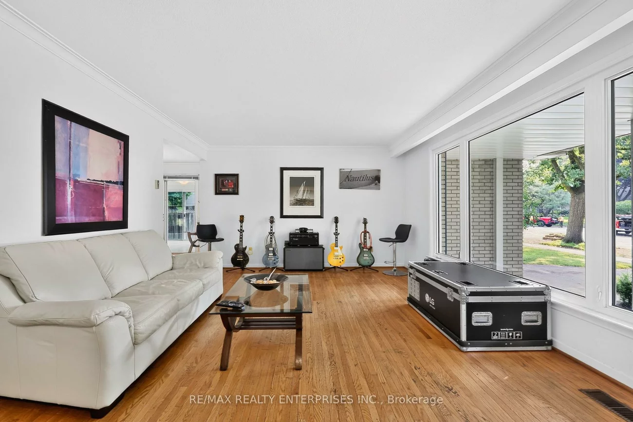 975, Cresthampton, Lorne Park, Mississauga