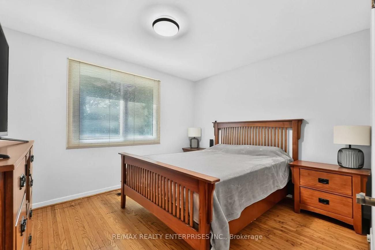 975, Cresthampton, Lorne Park, Mississauga