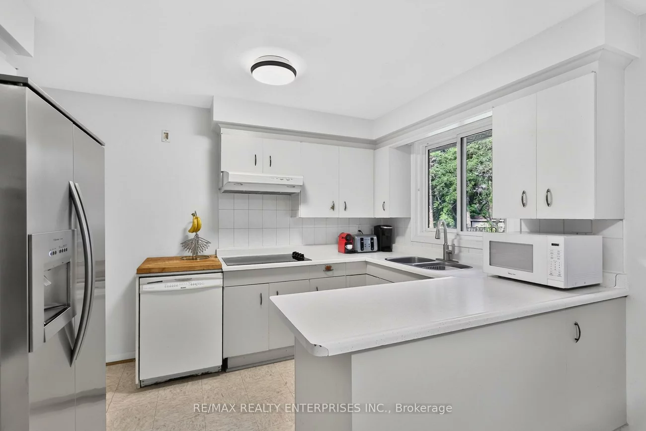 975, Cresthampton, Lorne Park, Mississauga