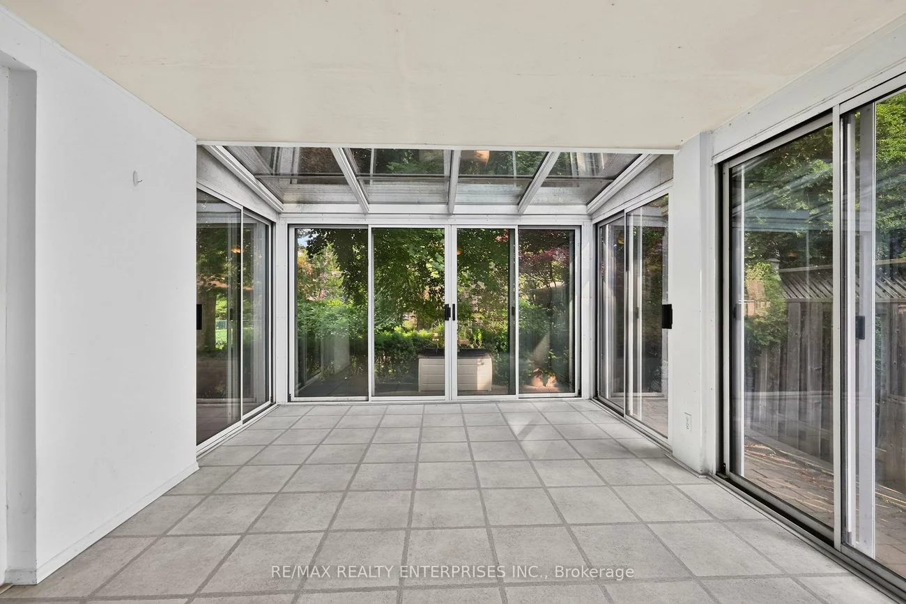 975, Cresthampton, Lorne Park, Mississauga