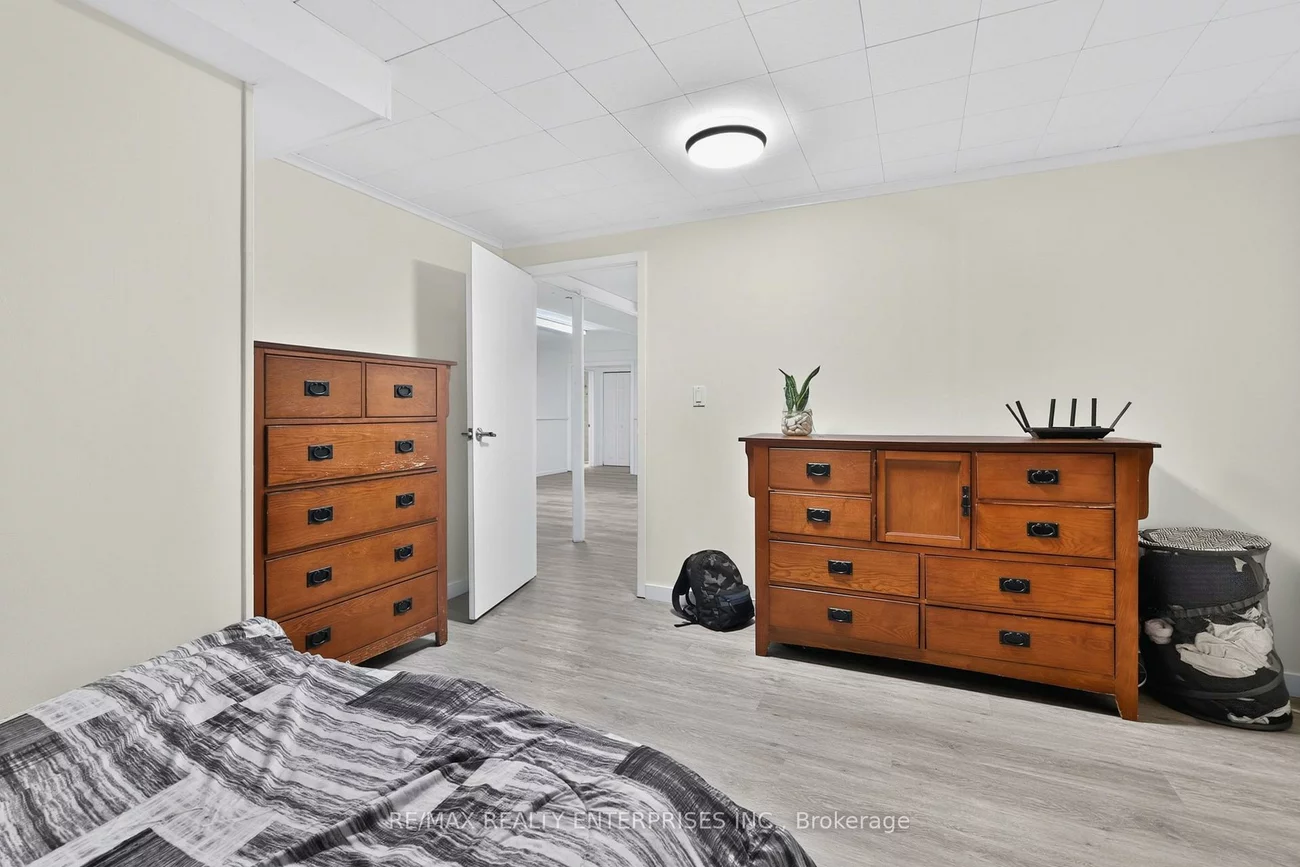 975, Cresthampton, Lorne Park, Mississauga