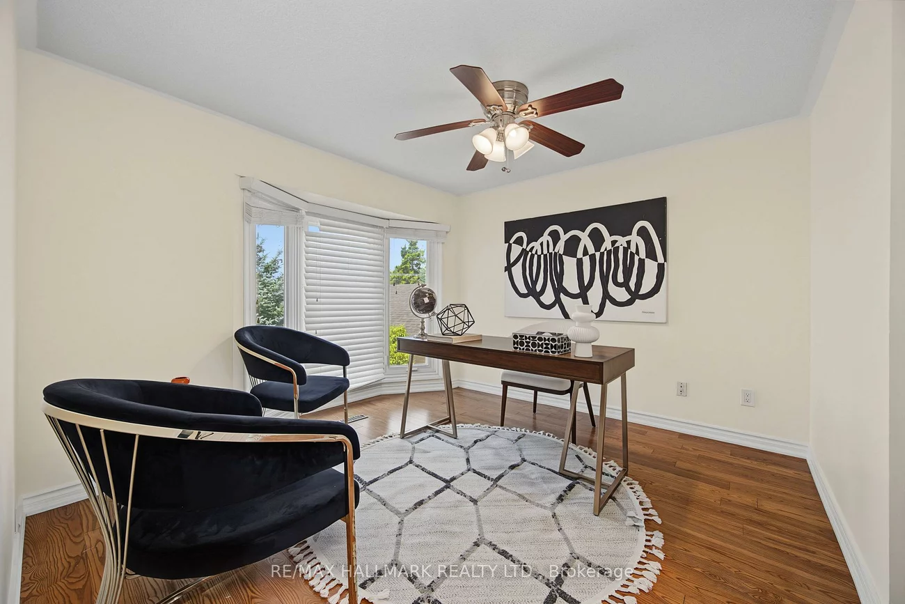 329, Kingsbridge Garden, Hurontario, Mississauga