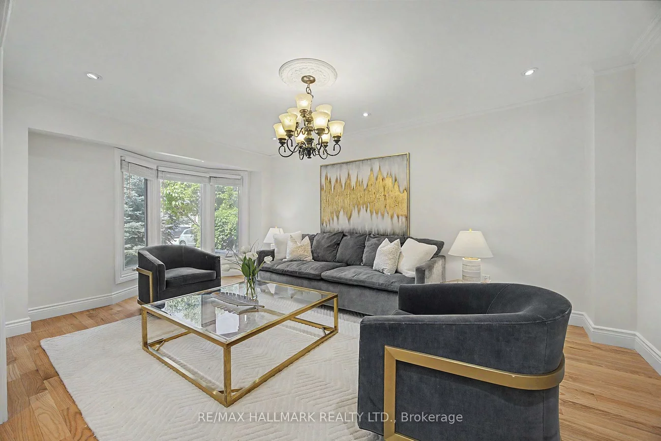 329, Kingsbridge Garden, Hurontario, Mississauga
