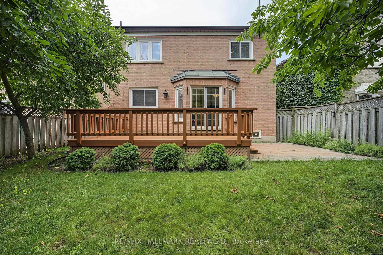 329, Kingsbridge Garden, Hurontario, Mississauga