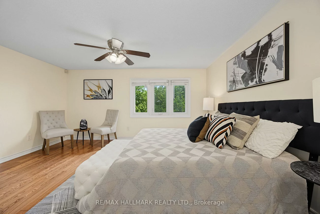329, Kingsbridge Garden, Hurontario, Mississauga