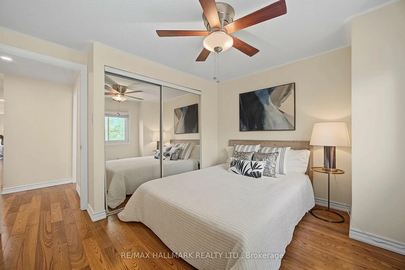 329, Kingsbridge Garden, Hurontario, Mississauga