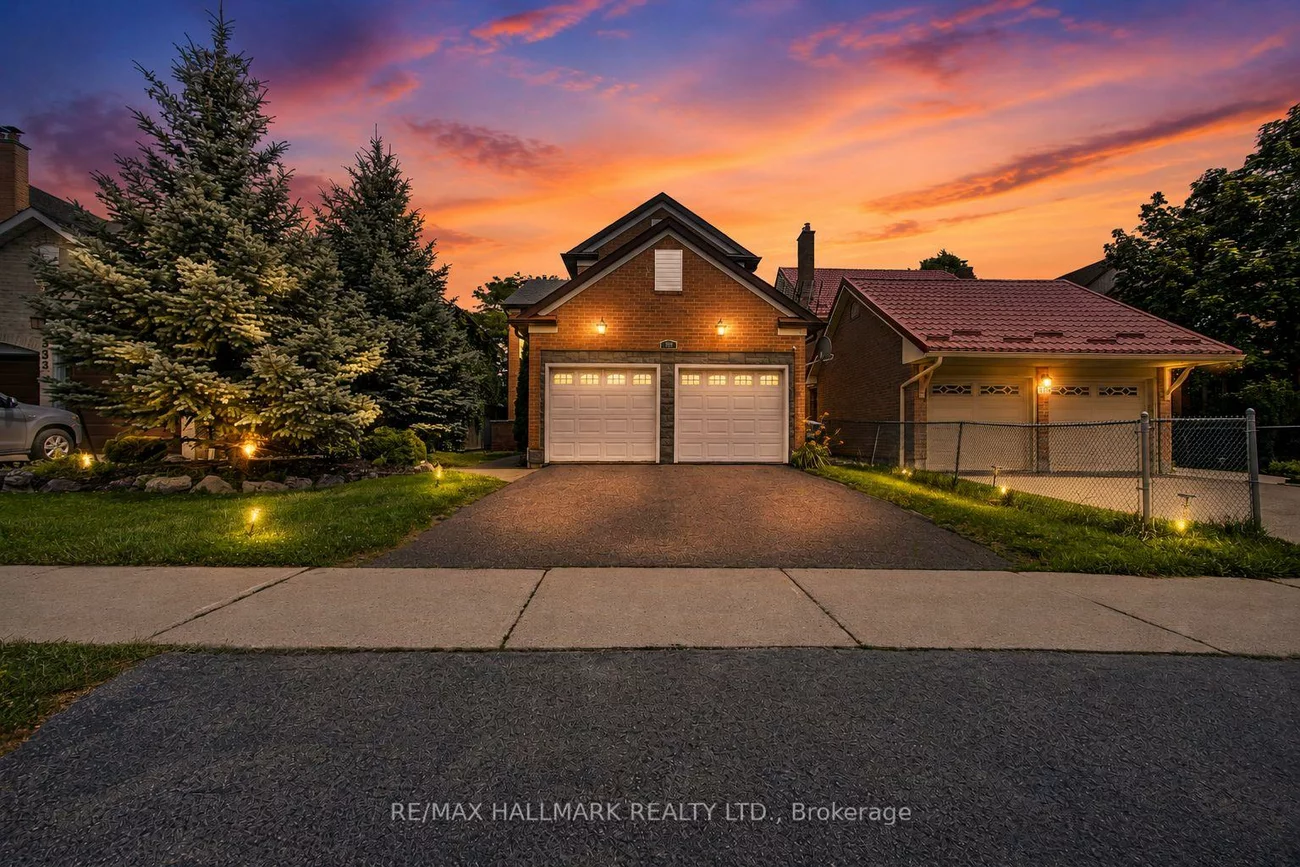 329, Kingsbridge Garden, Hurontario, Mississauga