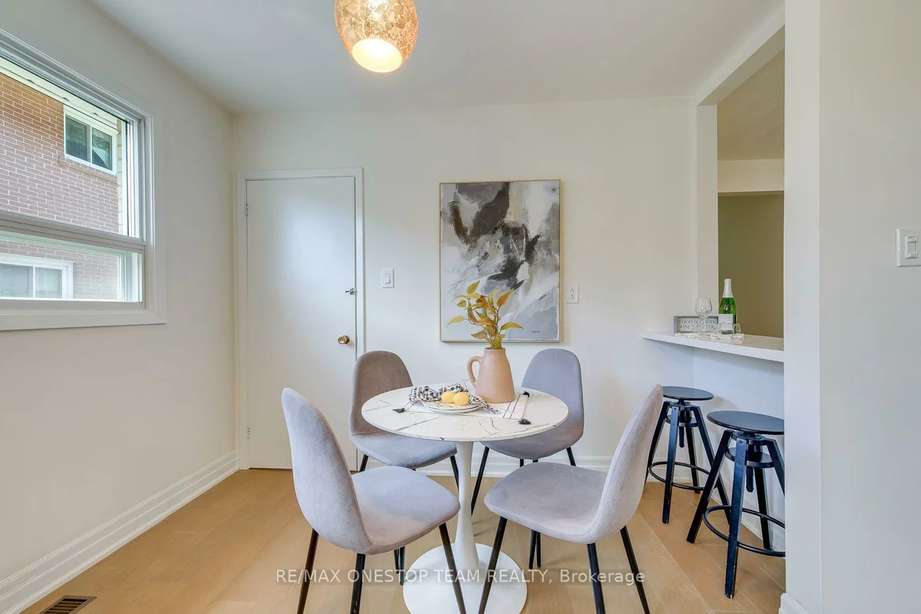 1514, Swanage, Clarkson, Mississauga