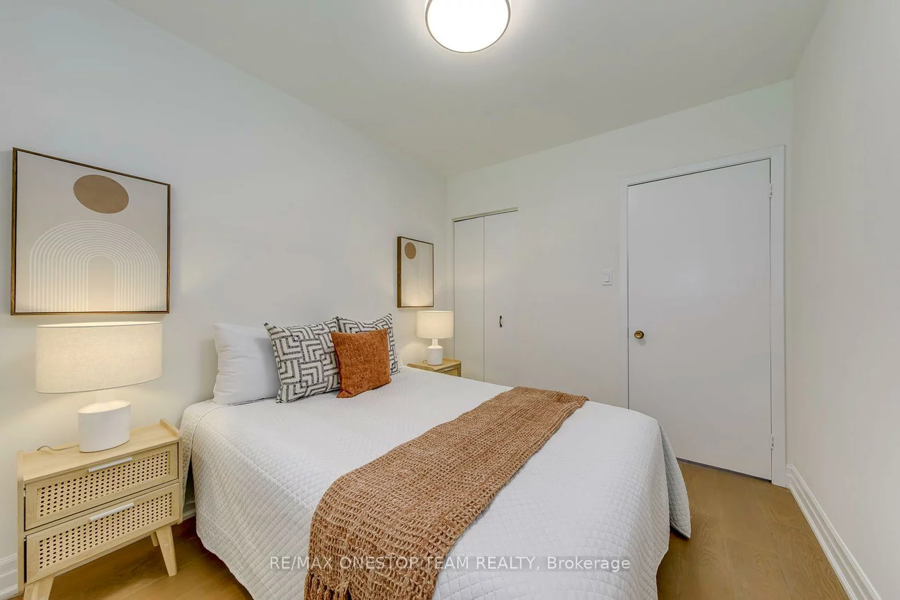 1514, Swanage, Clarkson, Mississauga
