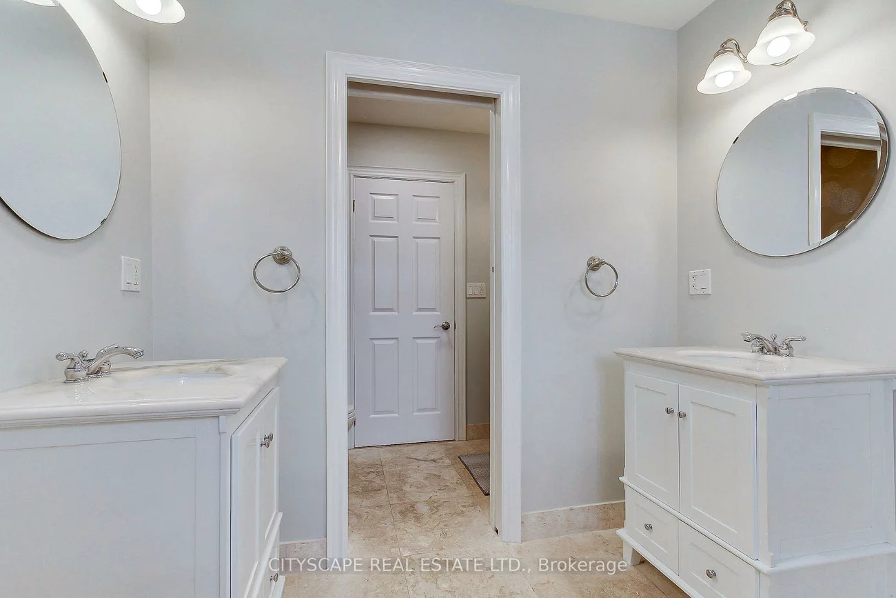 1543, Indian, Lorne Park, Mississauga
