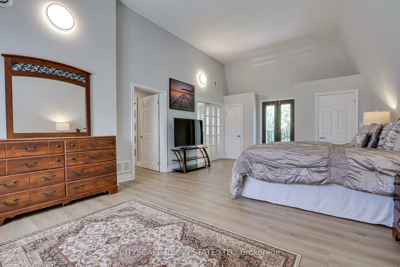 1543, Indian, Lorne Park, Mississauga