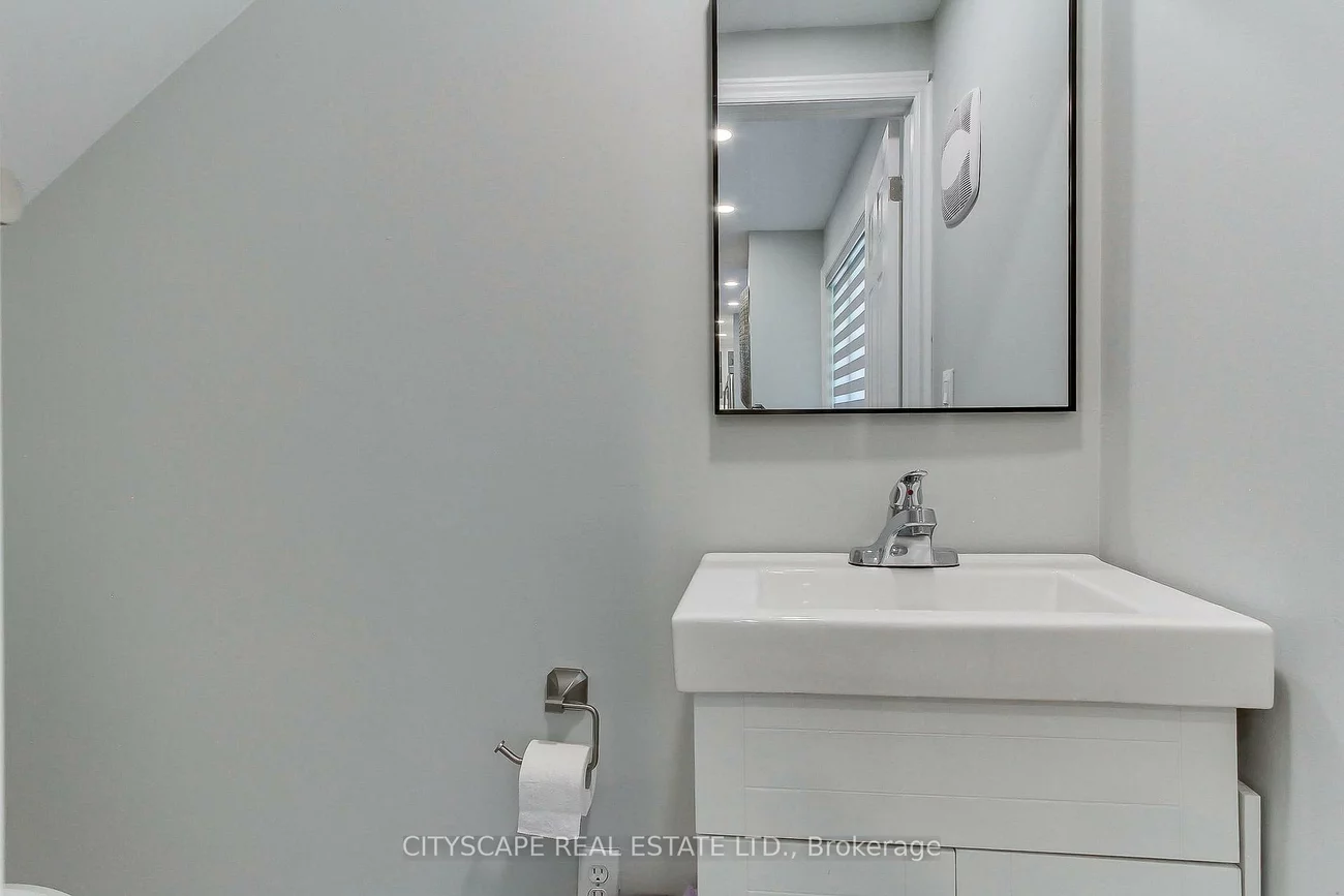 1543, Indian, Lorne Park, Mississauga