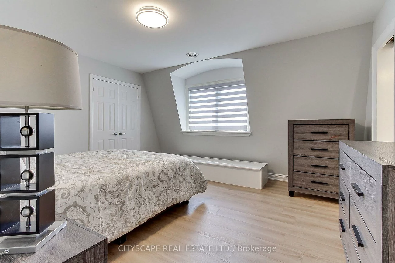 1543, Indian, Lorne Park, Mississauga