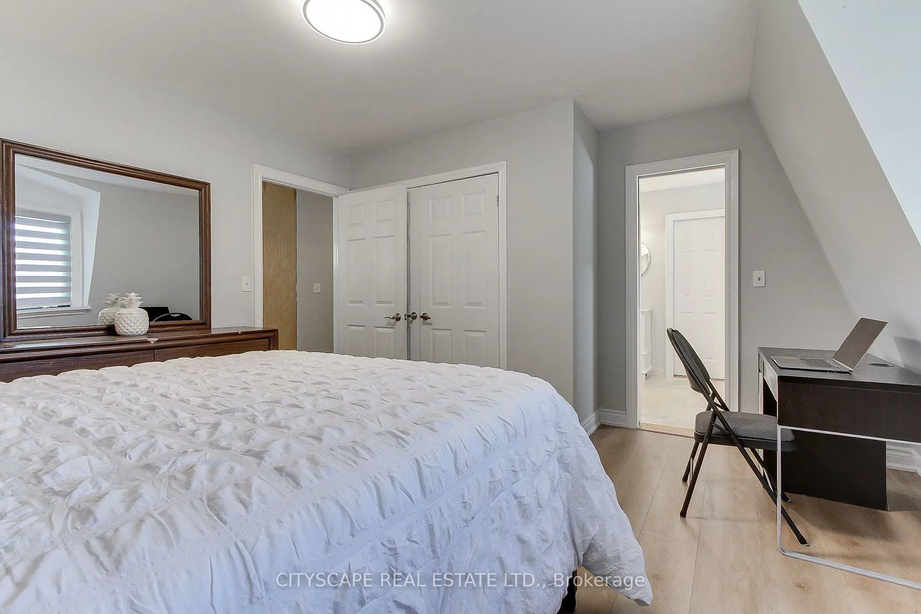1543, Indian, Lorne Park, Mississauga
