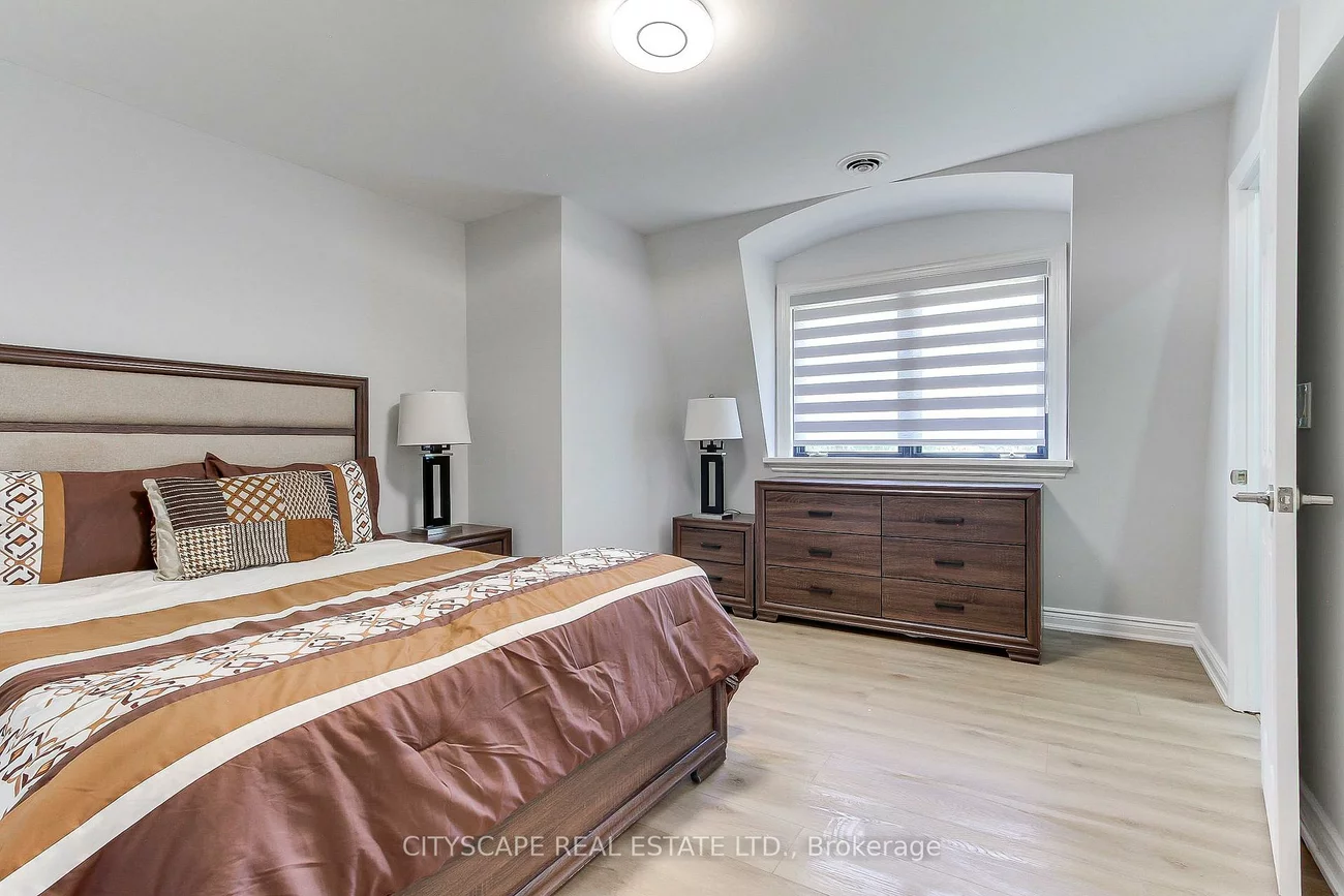 1543, Indian, Lorne Park, Mississauga