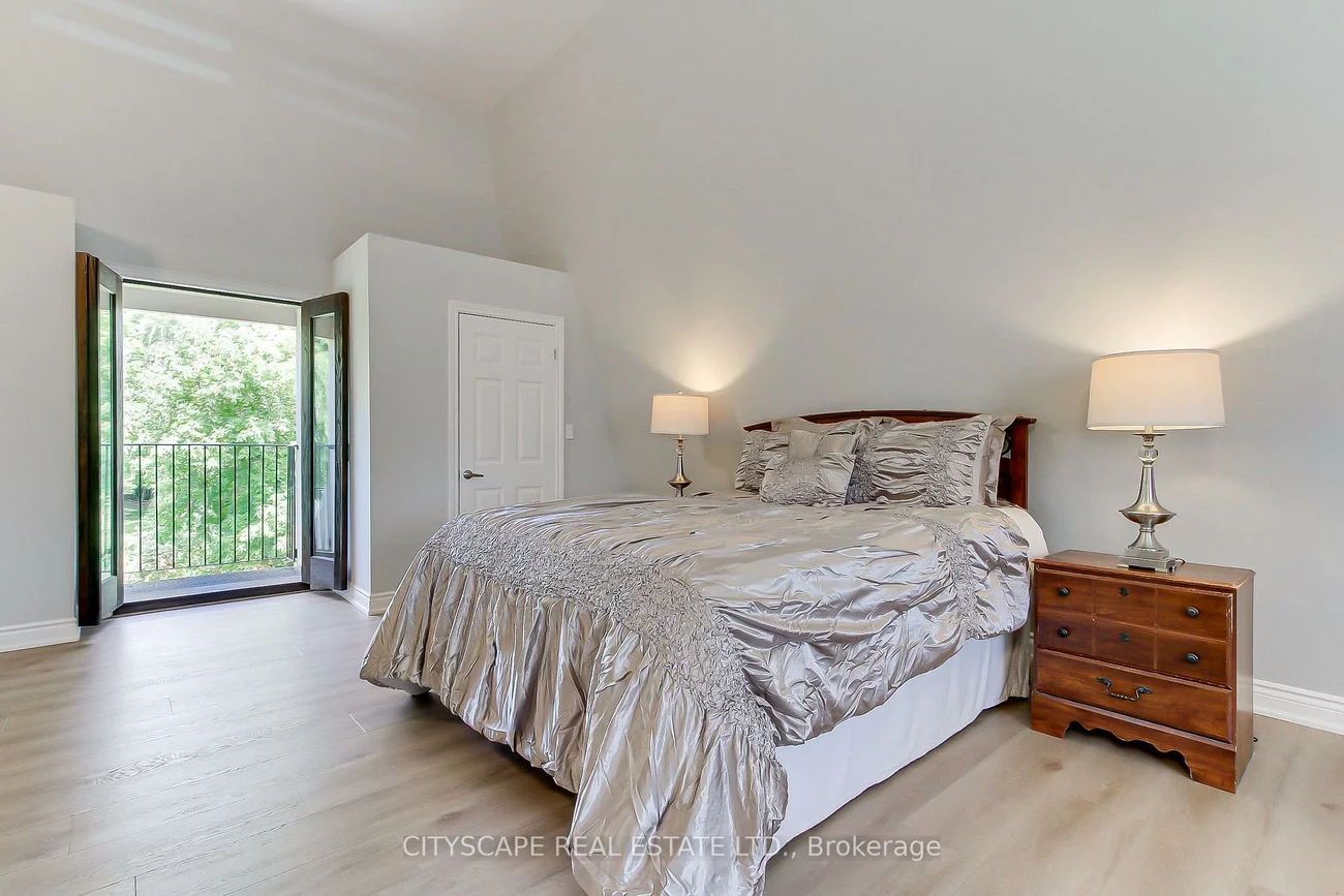 1543, Indian, Lorne Park, Mississauga