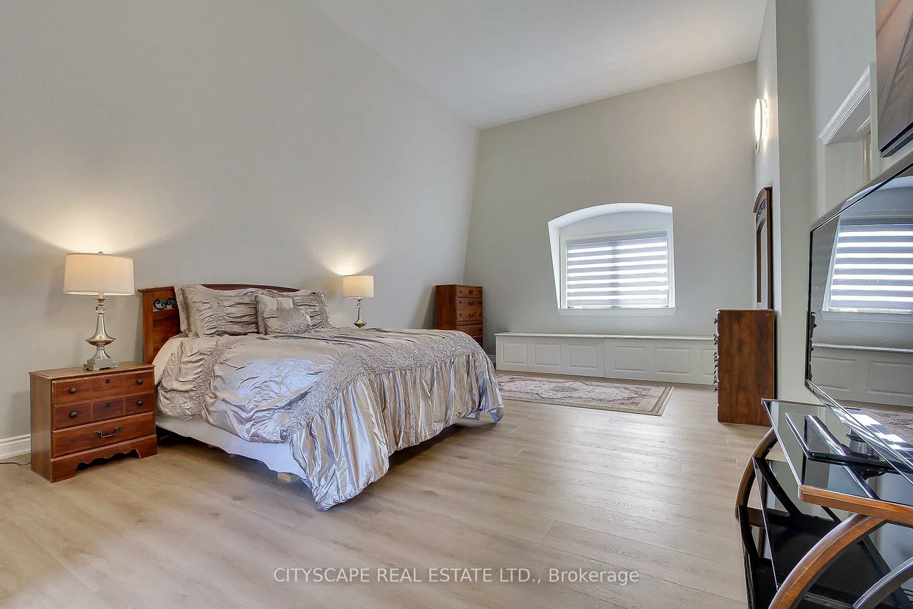 1543, Indian, Lorne Park, Mississauga