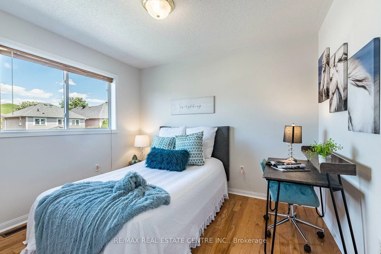 5981, Couples, East Credit, Mississauga