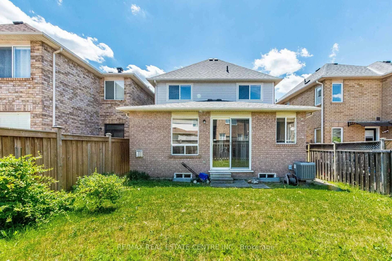 5981, Couples, East Credit, Mississauga