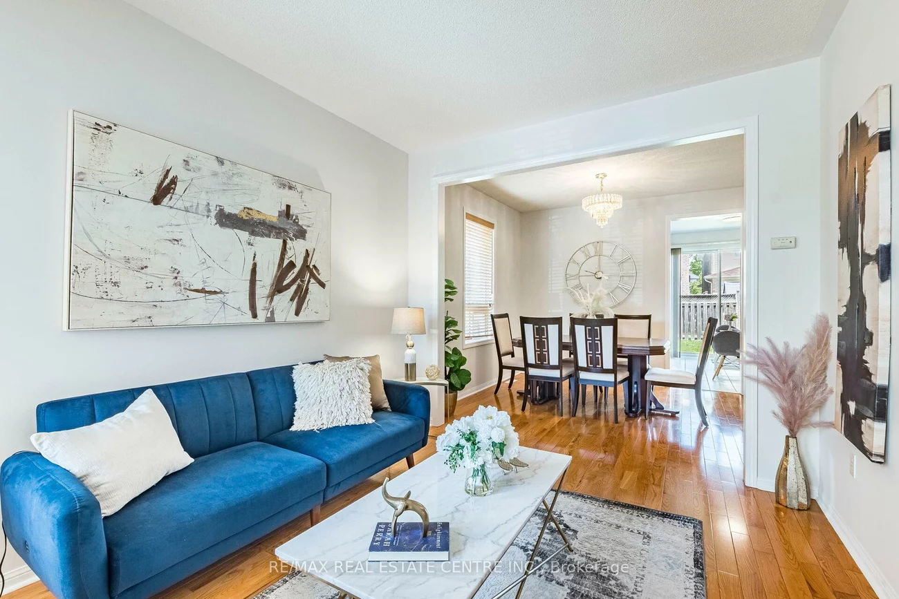 5981, Couples, East Credit, Mississauga