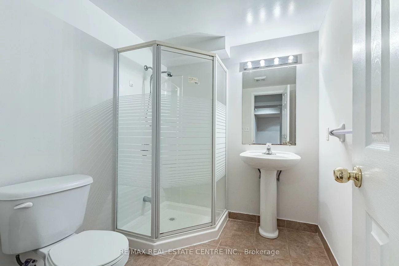 5981, Couples, East Credit, Mississauga