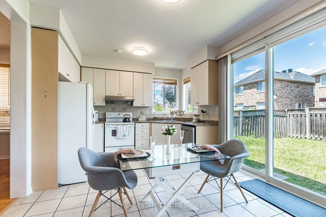5981, Couples, East Credit, Mississauga