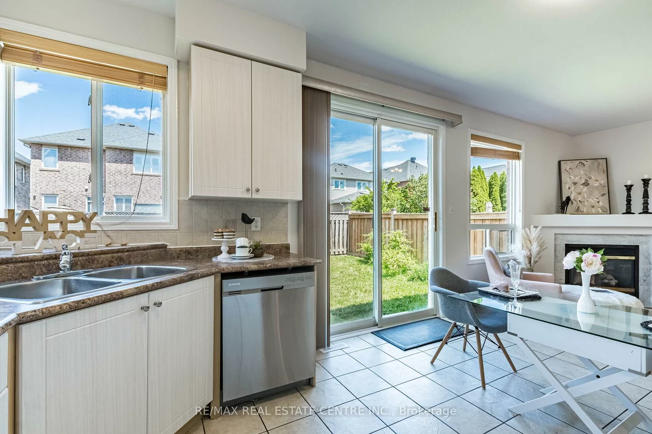 5981, Couples, East Credit, Mississauga