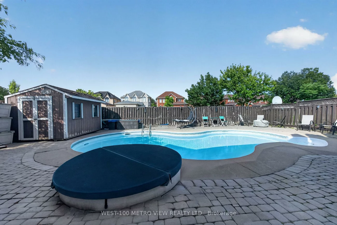 748, Summer Park, Fairview, Mississauga