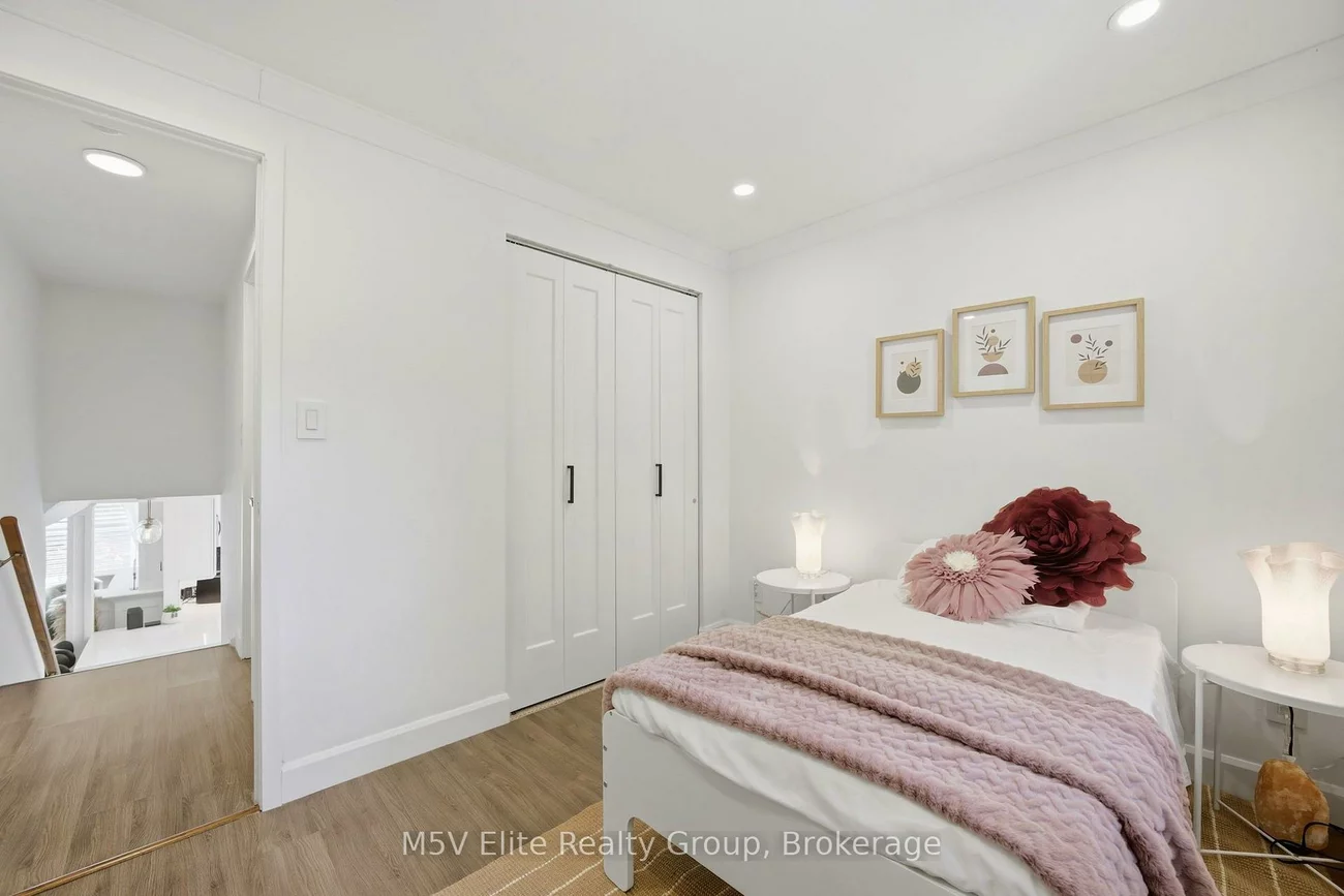 1171, Gripsholm, Applewood, Mississauga