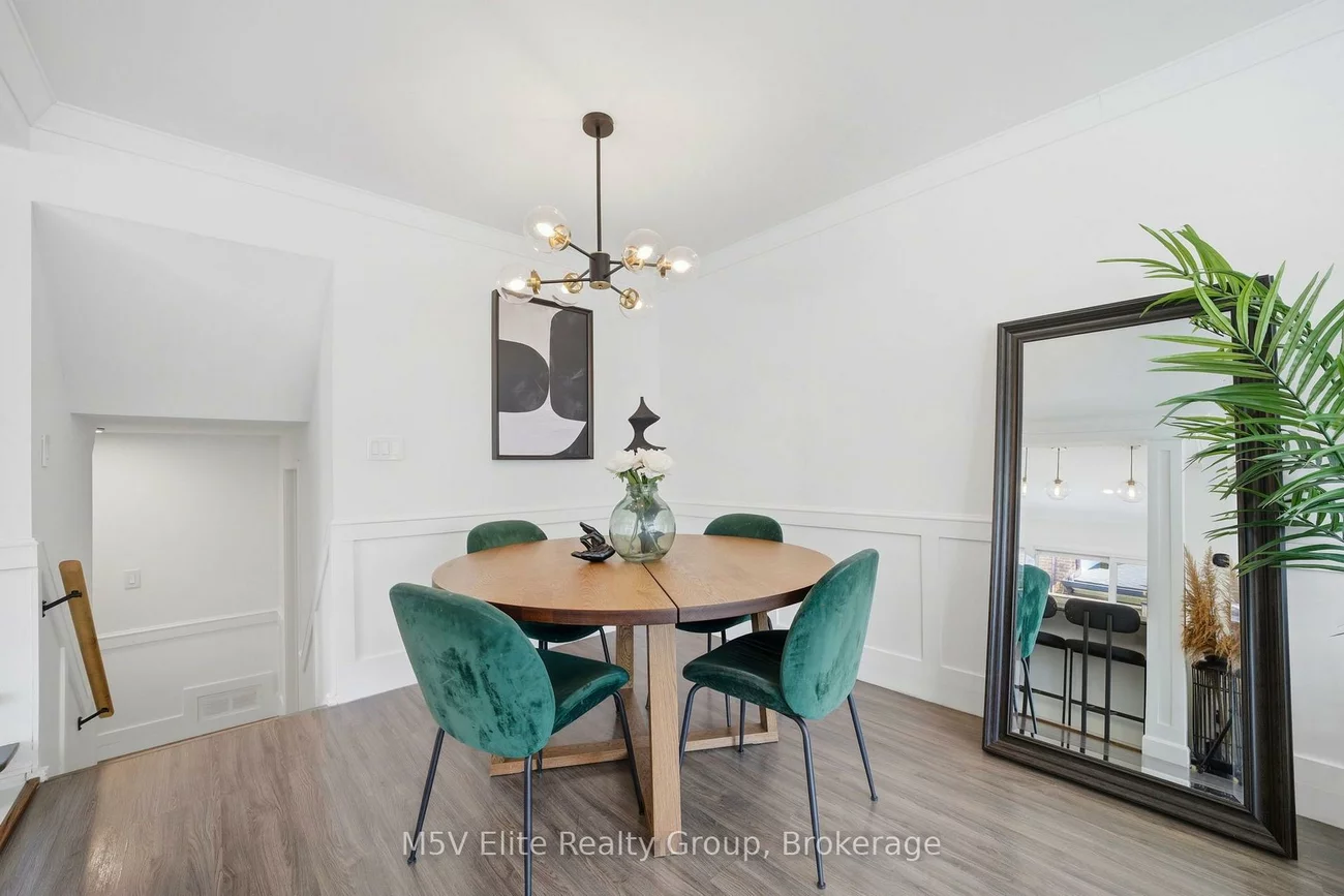 1171, Gripsholm, Applewood, Mississauga